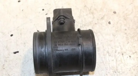 Audi A4 S4 B5 8D Mass air flow meter 06A906461L