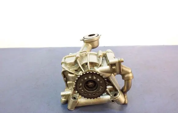 BMW 5 G30 G31 G38 Oil pump 8601072
