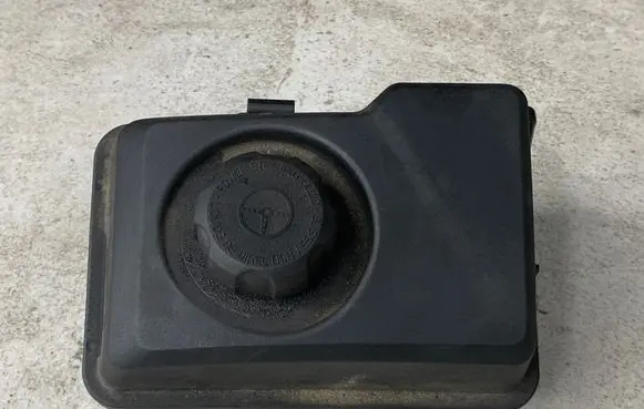 Volvo XC90 Power steering fluid tank/reservoir 30680304