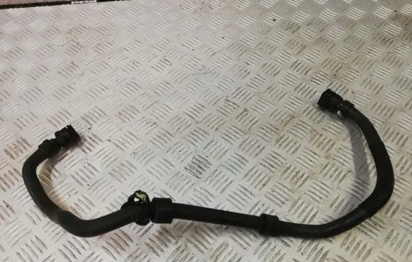 Engine coolant pipe/hose