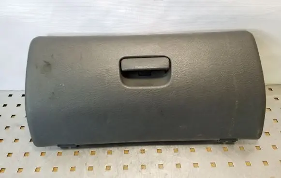 Jeep Cherokee III KJ Glove box