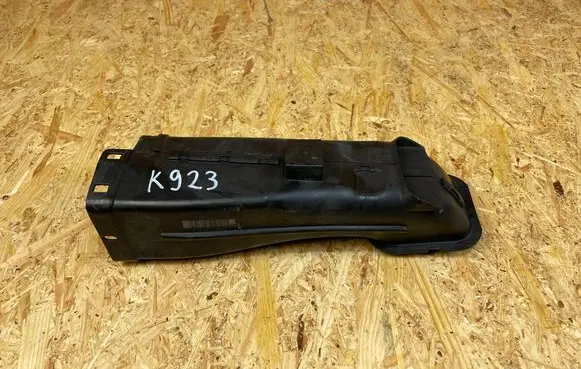 BMW 5 G30 G31 G38 Air intake duct part 7643299