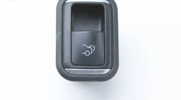 Mercedes-Benz E C207 W207 Tailgate opening switch A2079057901