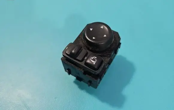 Nissan X-Trail T32 Electric window control switch IMPRK1568817