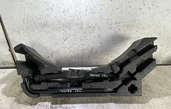 Jaguar XF X260 Lift Jack 