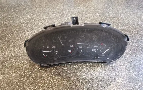 Peugeot Partner Speedometer (instrument cluster) 9662745180