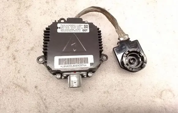 Nissan Murano Z50 Headlight ballast module Xenon NZMNS111LBNA