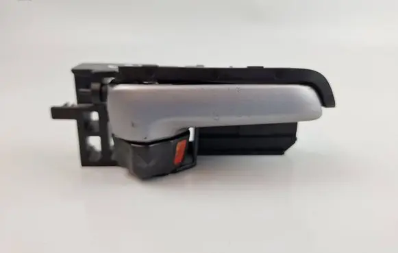 Suzuki Alto Front door interior handle 8311075J0