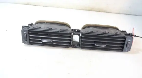 Volvo V70 Dashboard air vent grill cover trim 