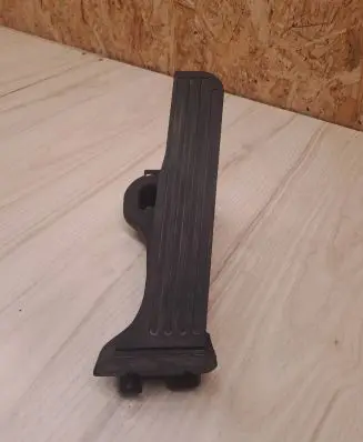 Volkswagen PASSAT B6 Accelerator throttle pedal 1K1721503L 6PV00860000