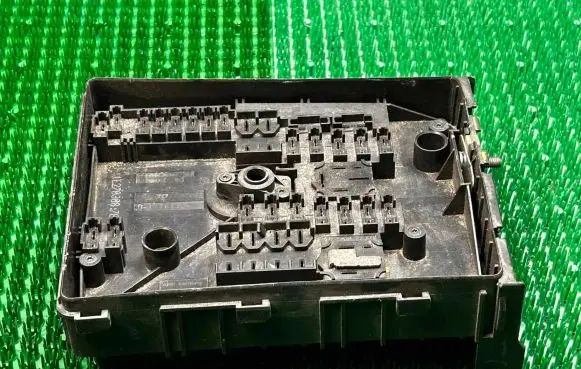 Volkswagen Caddy Fuse module 1K0937125A 017181281