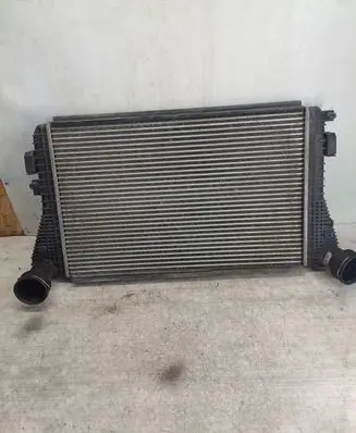 Volkswagen Touran I Intercooler radiator 1K0145803 S08G11UVL