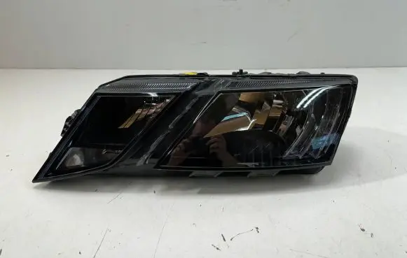 Skoda Octavia Mk3 (5E) Headlight/headlamp