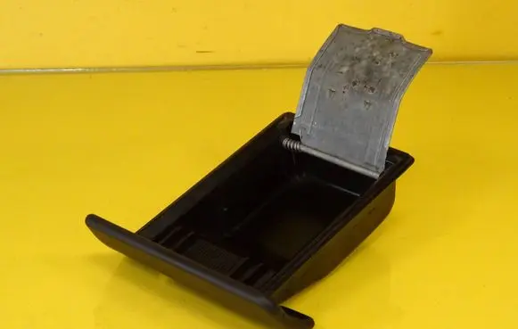 Nissan Micra Car ashtray 688004F