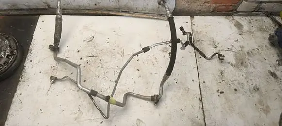 Seat Leon (1P) Air conditioning (A/C) pipe/hose 1K0820743F