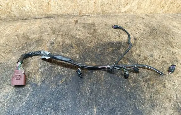Audi Q5 SQ5 Fuel injector wires 06E971627N