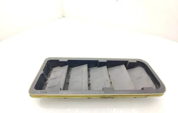 Volvo V40 Quarter panel pressure vent 8623444