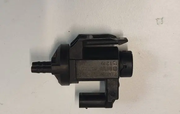 BMW 1 F20 F21 Vacuum valve 8570591 70478502 15T219