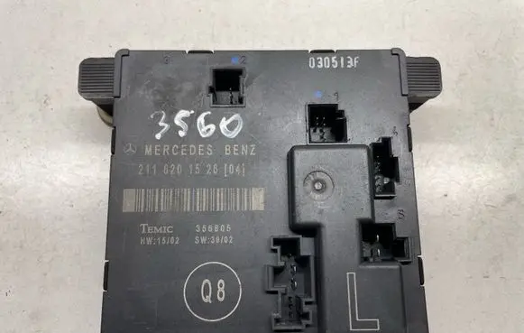 Mercedes-Benz E W211 Door control unit/module 2118201526 A2118201526