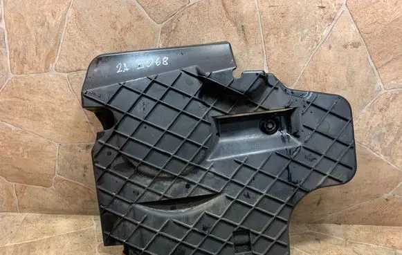 Mercedes-Benz C W204 Timing belt guard (cover) A6510100175