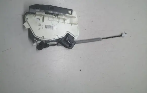 Seat Toledo IV (NH) Rear door lock 5E0839016A