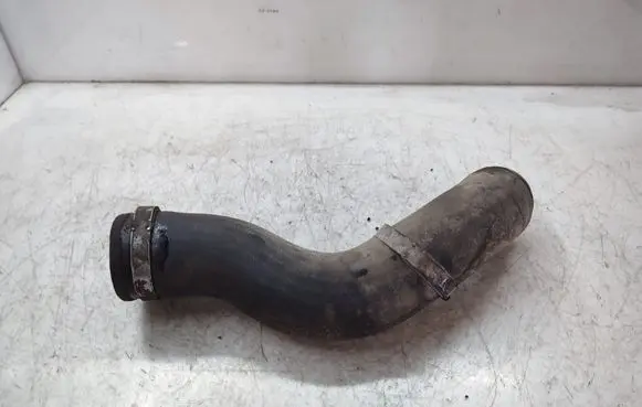 Nissan Pathfinder R51 Air intake hose/pipe