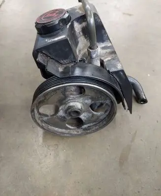 Peugeot 206+ Power steering pump 9686525080