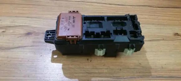 Mitsubishi Space Star Fuse box set mr318828