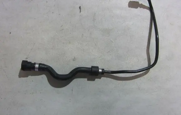 BMW 5 F10 F11 Engine coolant pipe/hose 7575435