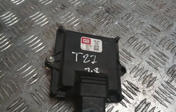 Toyota Avensis T270 LP gas control unit module 67R011002 10R041131 110R001001
