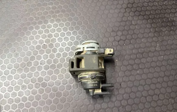 Nissan X-Trail T31 Turbo solenoid valve 8200575400