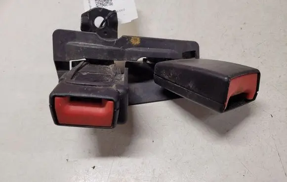 Audi A4 S4 B8 8K Middle seatbelt buckle (rear) 8K0857797 608462400