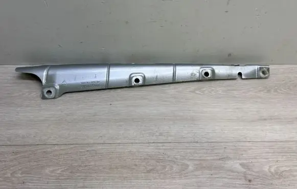 Porsche Cayenne (92A) Fender mounting bracket 95850352000 7P5806520