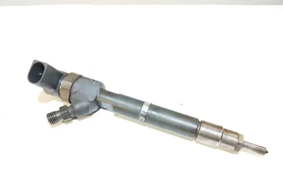 Mercedes-Benz C W203 Fuel injector A6110700687 0445110024