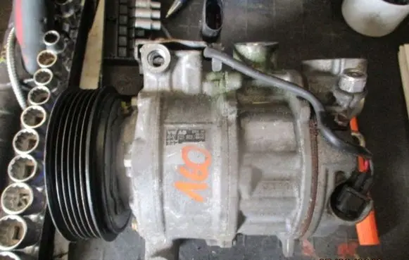 Seat Toledo I (1L) Air conditioning (A/C) compressor (pump) 820803