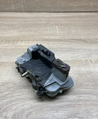 Citroen Xsara Picasso Rear door lock LEFTSIDE