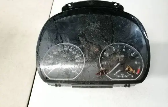 BMW 1 E81 E87 Speedometer (instrument cluster) 102493285 9166813-02