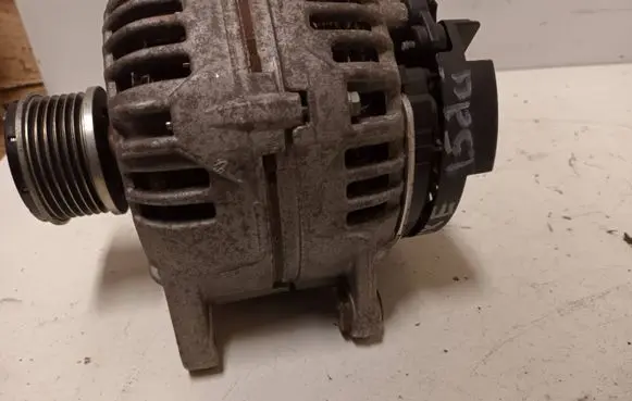 Nissan Juke I F15 Generator/alternator 0124525140