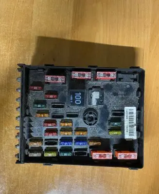 Volkswagen PASSAT B6 Fuse module 3C0937125 63592777 14451648