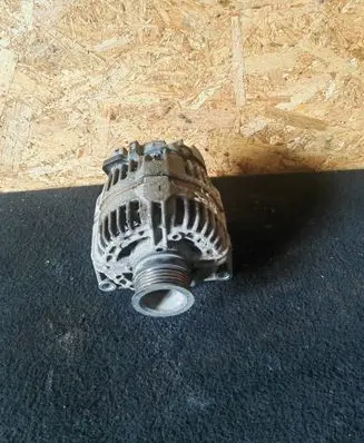 Opel Zafira B Generator/alternator 13229984