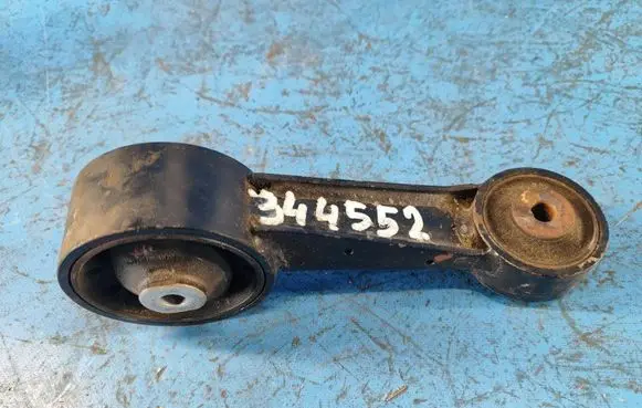 Toyota Sienna XL30 III Engine mount bracket 123630P170