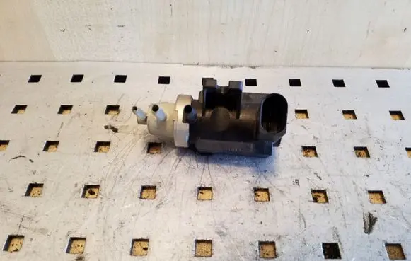 Audi A3 S3 8L Turbo solenoid valve 1J0906627B 72290345