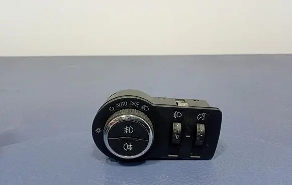 Opel Astra J Light switch 13268702