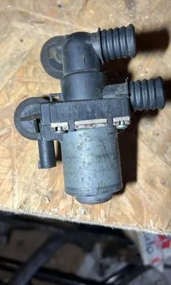 BMW 3 E46 Coolant heater control valve 64118369805 1147412144