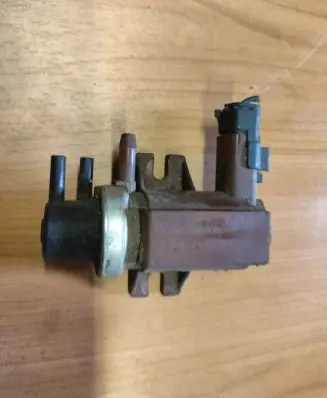 Volvo V50 Turbo solenoid valve 70096803 9652570180
