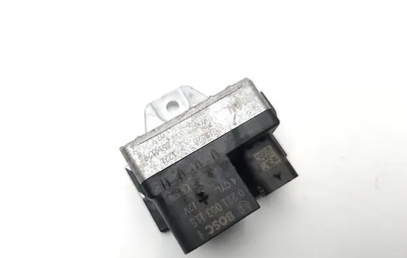 BMW 2 F45 Glow plug pre-heat relay 8514120