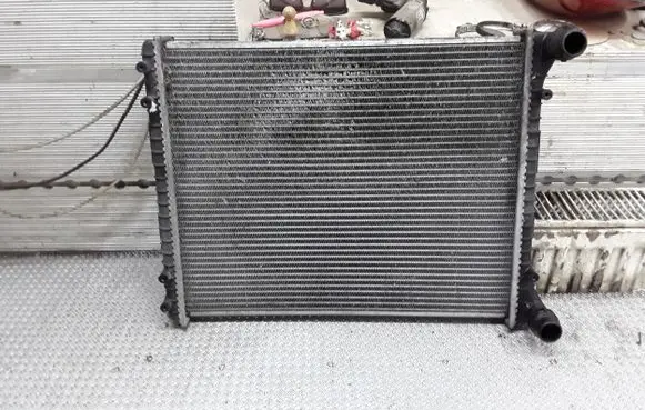 Audi A2 Coolant radiator 8Z0121251D