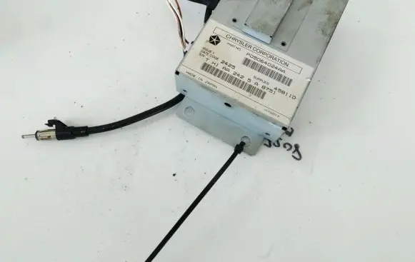 Chrysler 300 - 300C GPS navigation control unit/module p05064024aa
