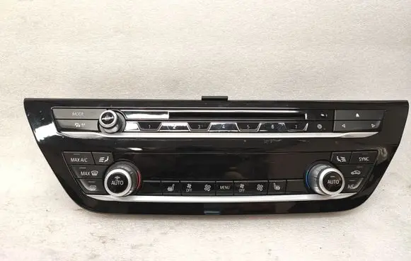 BMW 5 G30 G31 Climate control unit 6834435