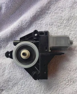 Volvo S60 Rear door window regulator motor 31253064